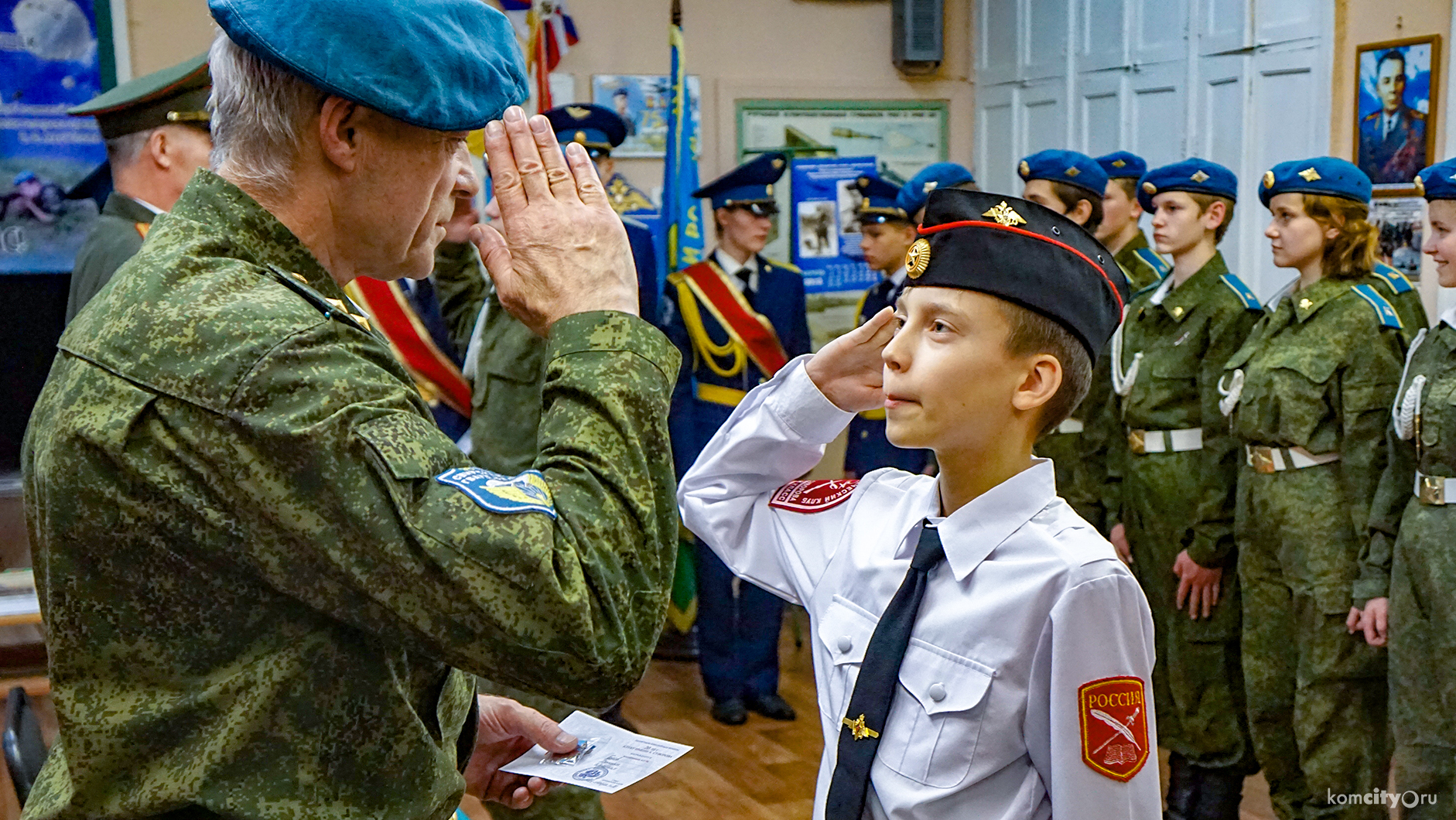 Курсантам вручили памятные награды в честь 20-летия клуба имени Суворова