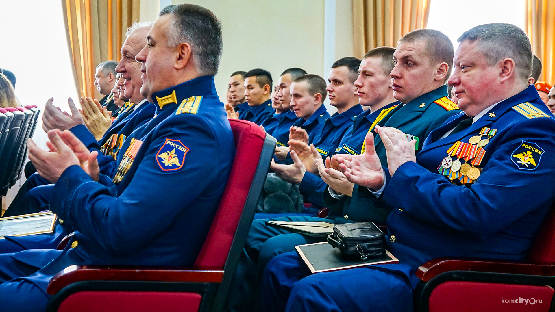 Военнослужащим вручили благодарности на торжественном приёме в администрации