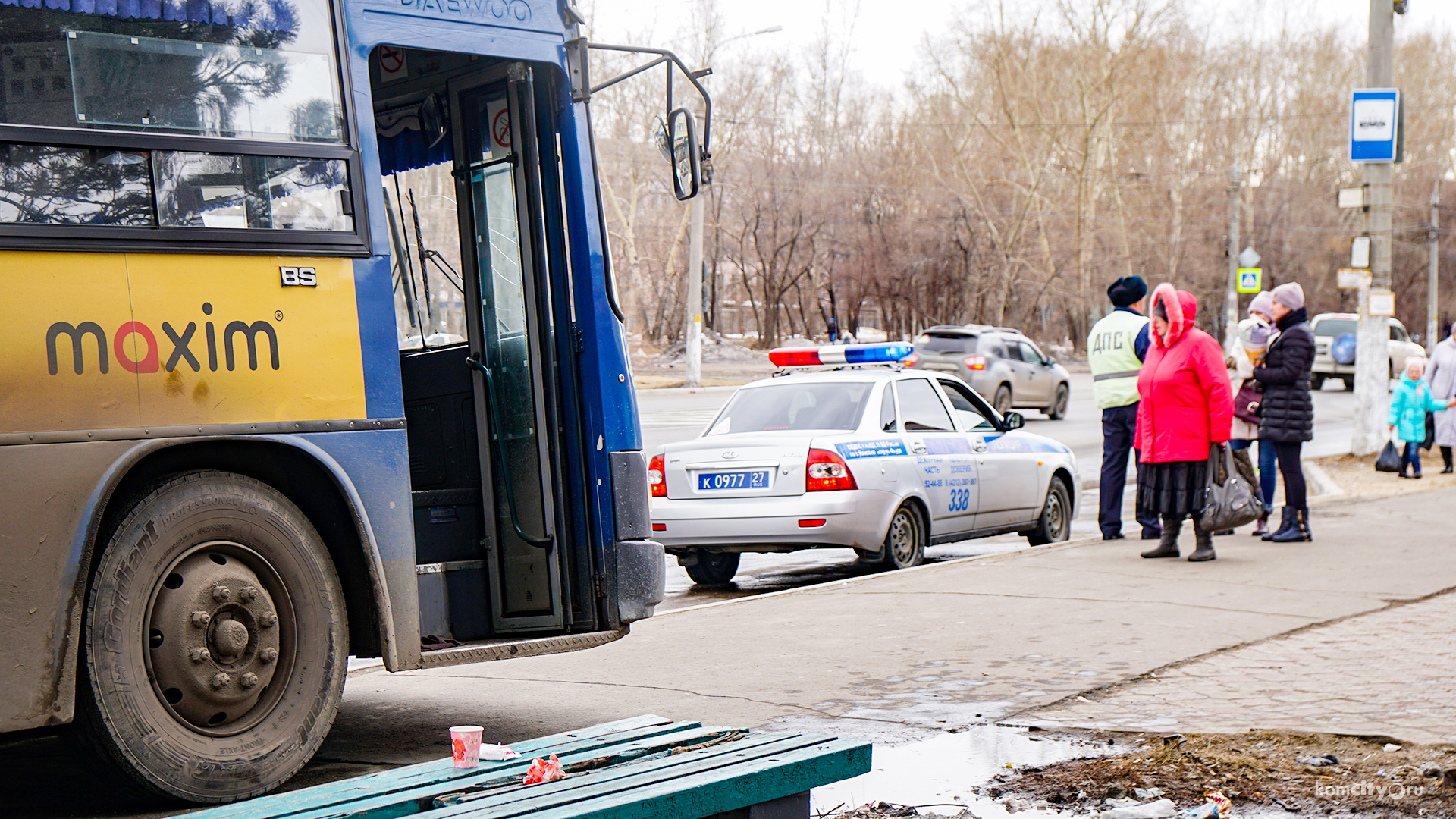 На проспекте Ленина автобус вылетел на остановку с людьми