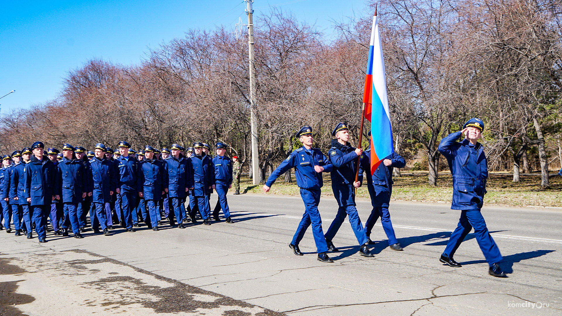 Марш по ямам: Очередную репетицию провели военные на улице Дзержинского