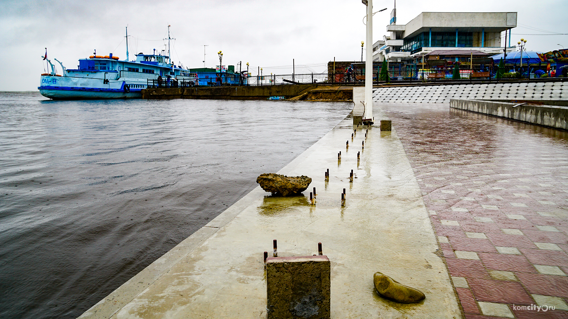 Новая городская Набережная начала погружаться в воду