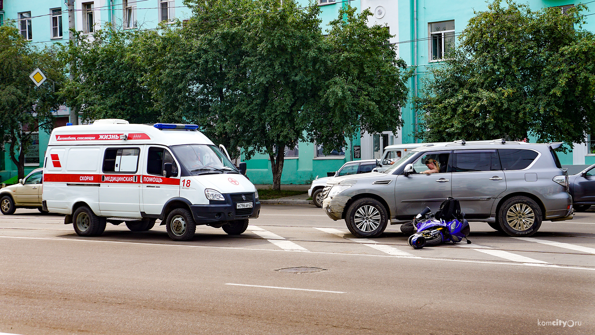 На Ленина в разворачивающийся через сплошную линию джип врезался мотоциклист