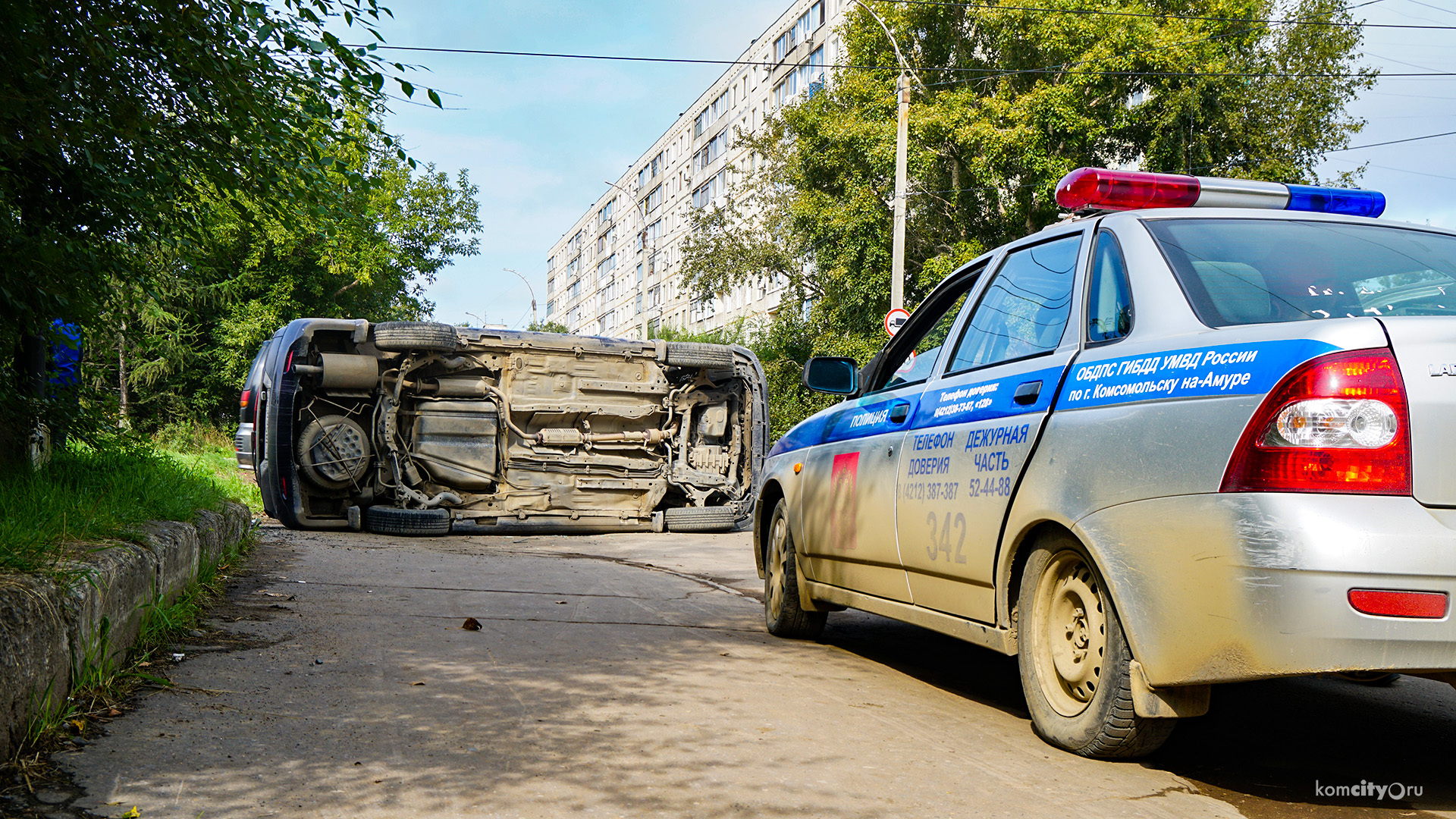 В ДТП с опрокидыванием на Дворцовом пострадали несколько человек