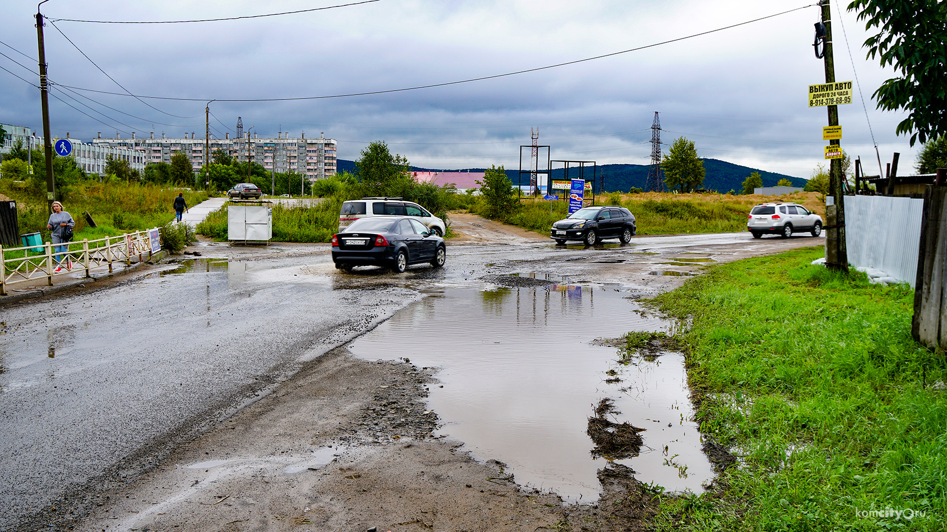 Вода отрезает микрорайон Парус от города — началось подтопление улицы Степной