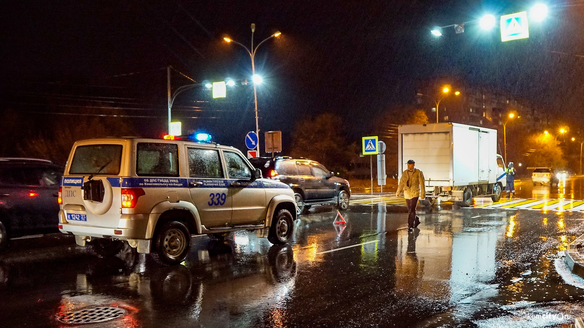 Пожилому мужчине, сбитому на Первостроителей, диагностировали перелом и сотрясение