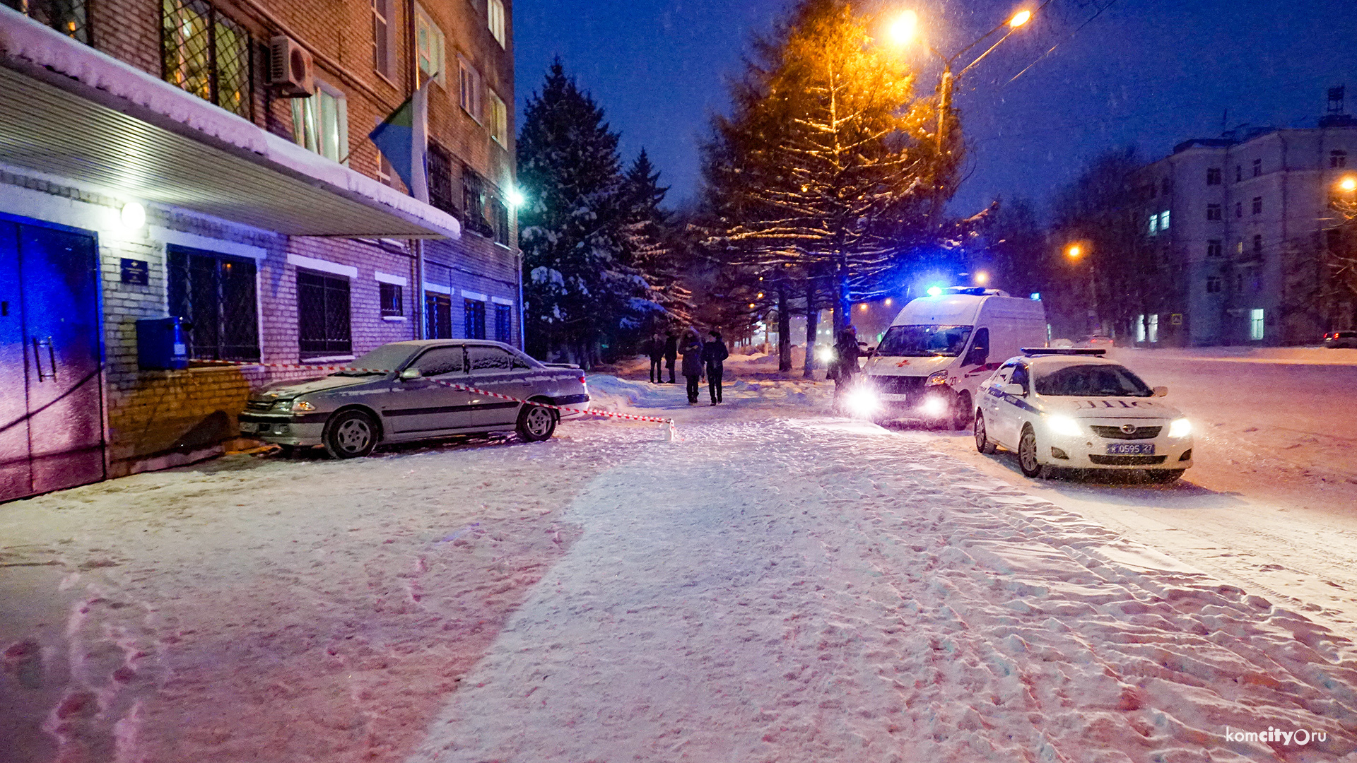 Подробности ДТП на Мира: Водитель «Карины» оставил включённой передачу, и машина сама въехала в здание