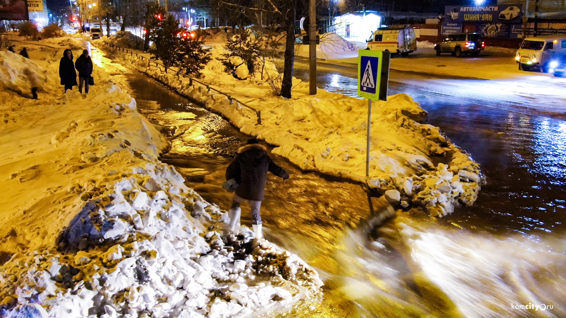 Коммунальный потоп в Центральном округе — Видео от Komcity.ru