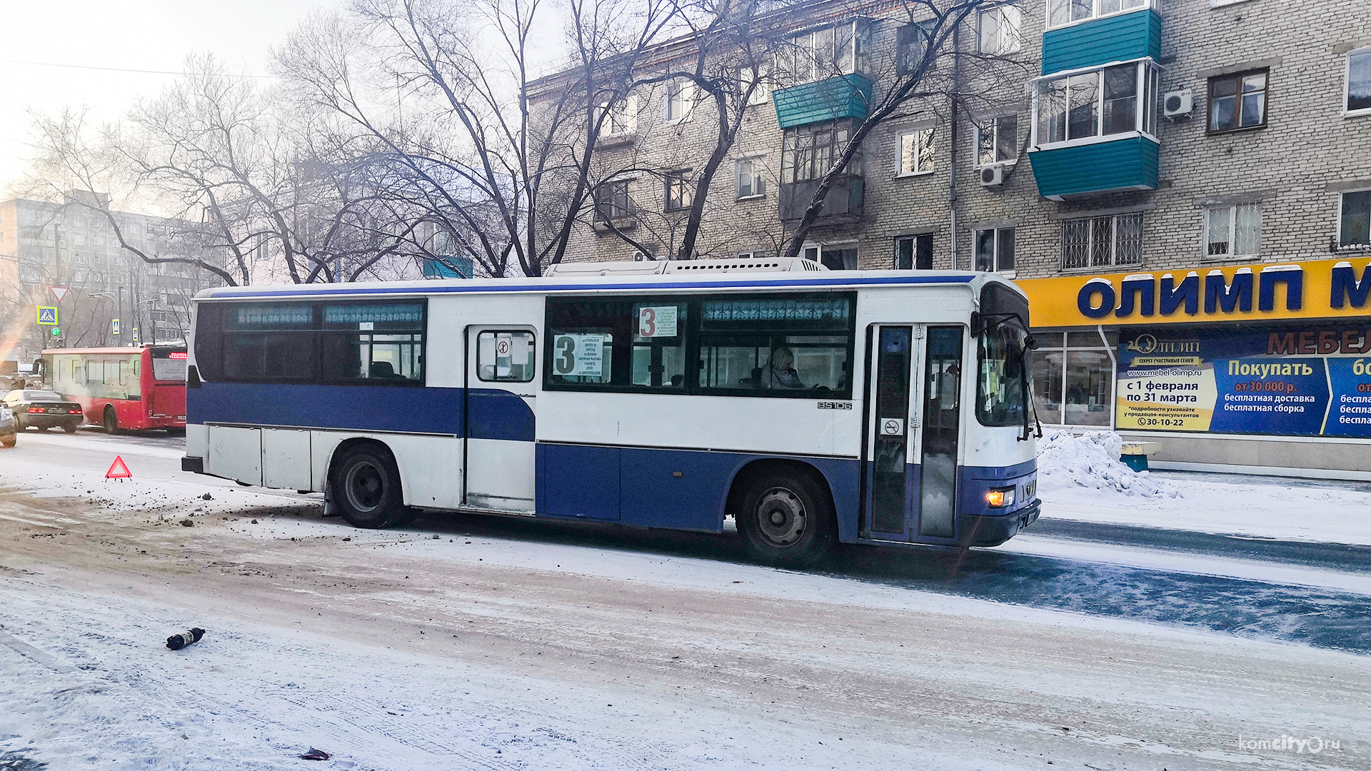 На Советской пешеход, пытаясь догнать автобус, попал под него