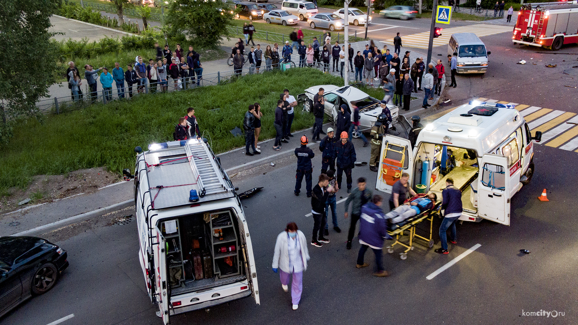 На Первостроителей попавший в ДТП Марк-2 вылетел на тротуар и убил пешехода