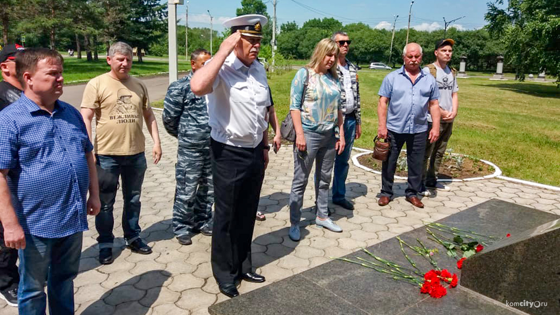 Погибших в неравном бою пограничников почтили минутой молчания у Чёрного тюльпана