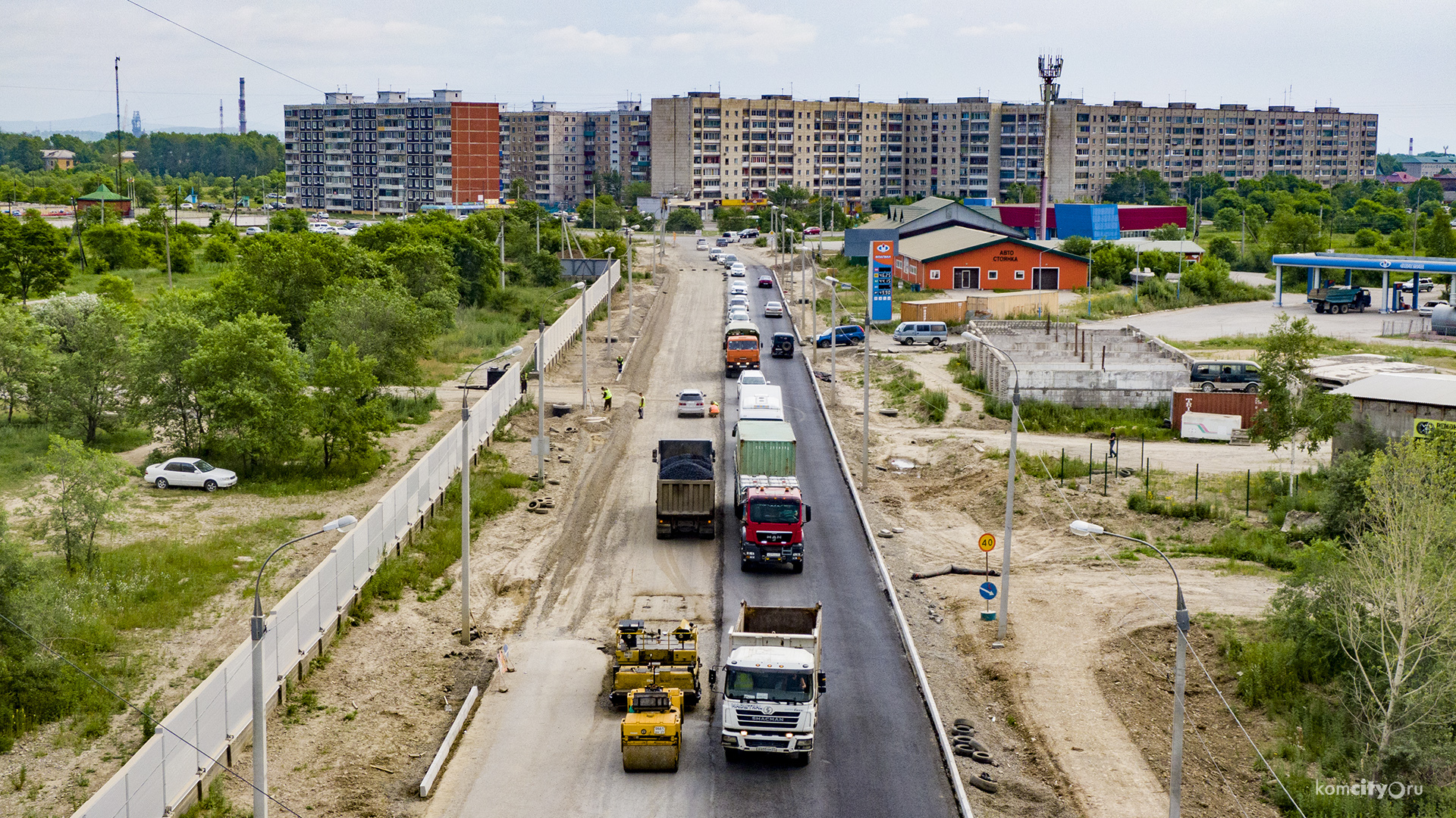 Второй слой асфальта на Лазо будет делать крутая немецкая техника