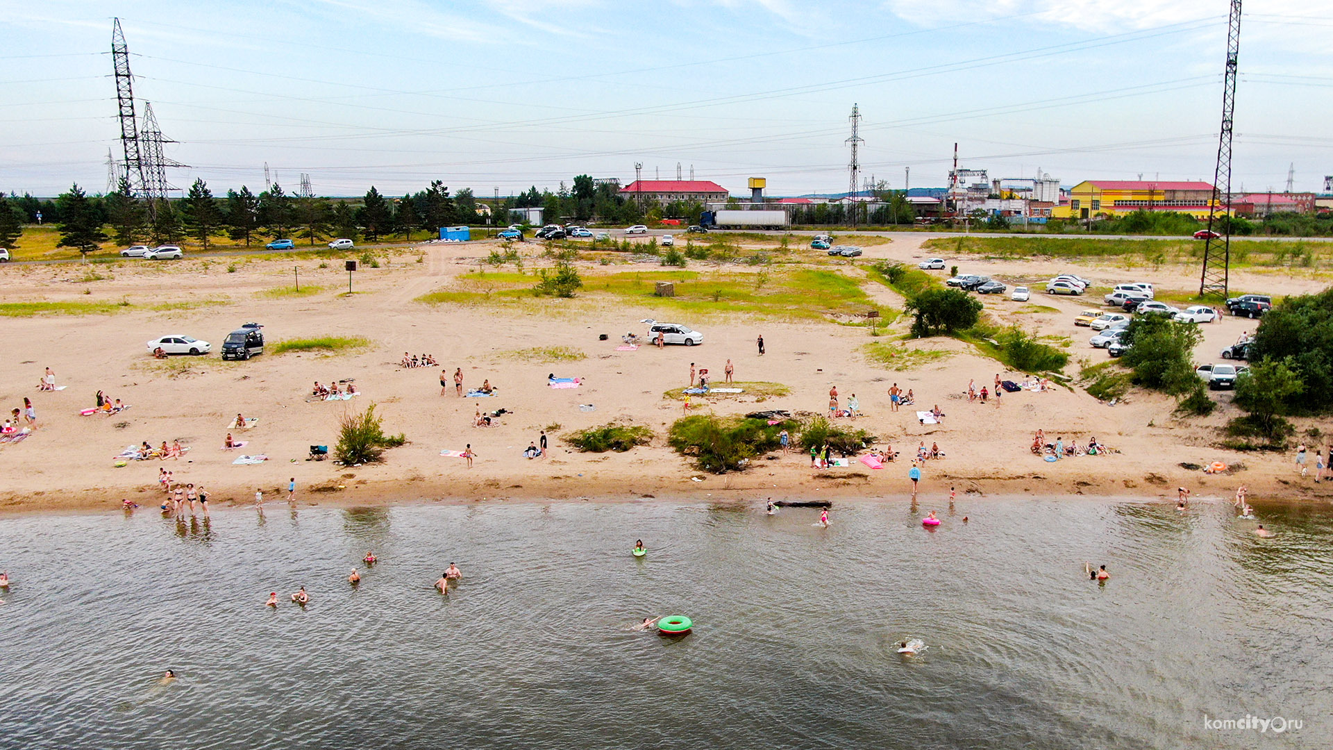 В последний день жары комсомольчане оккупировали пригородные водоёмы