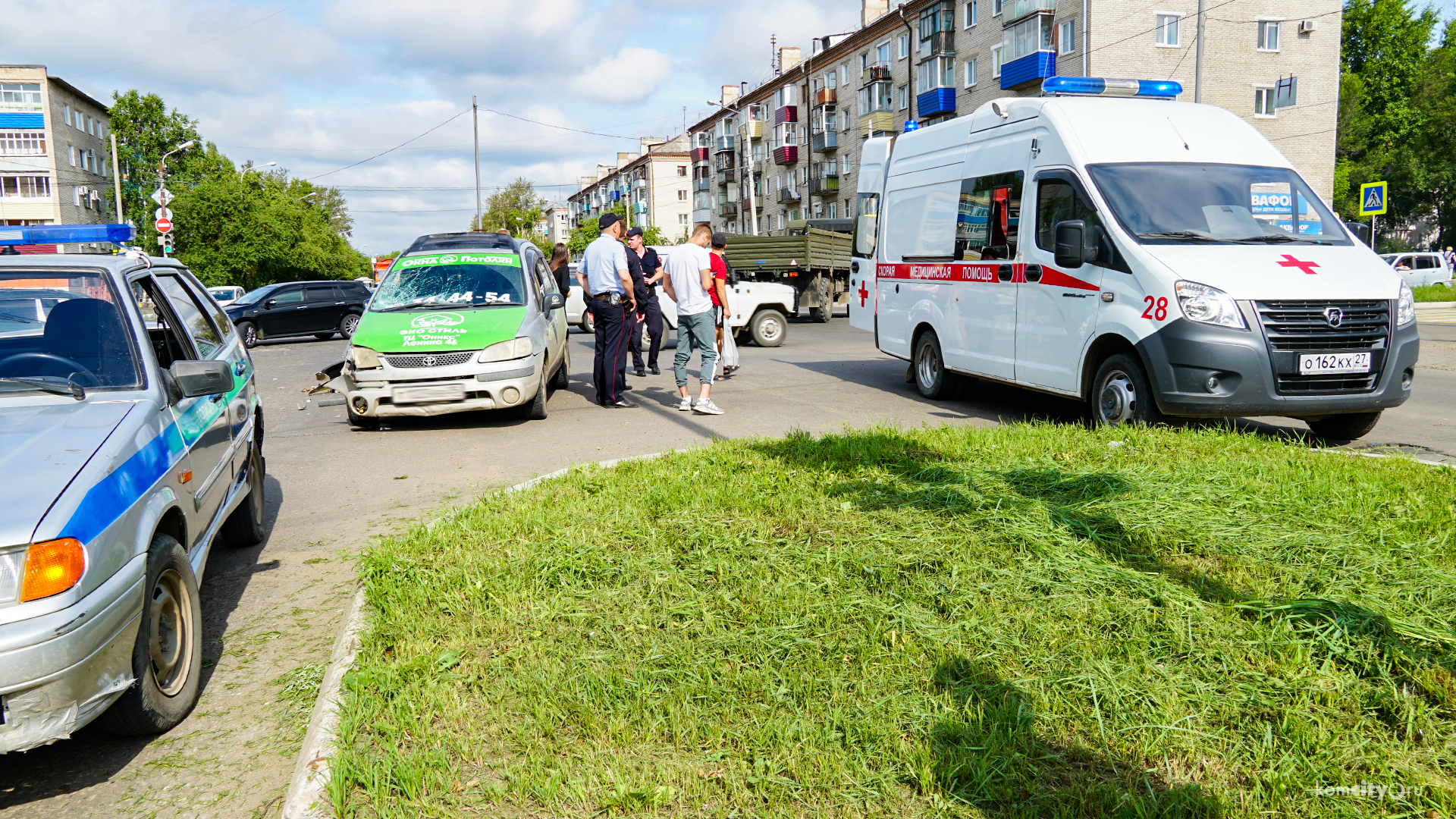 Мотоциклист, попавший утром в ДТП на Интернациональном, находится в больнице с серьёзными переломами