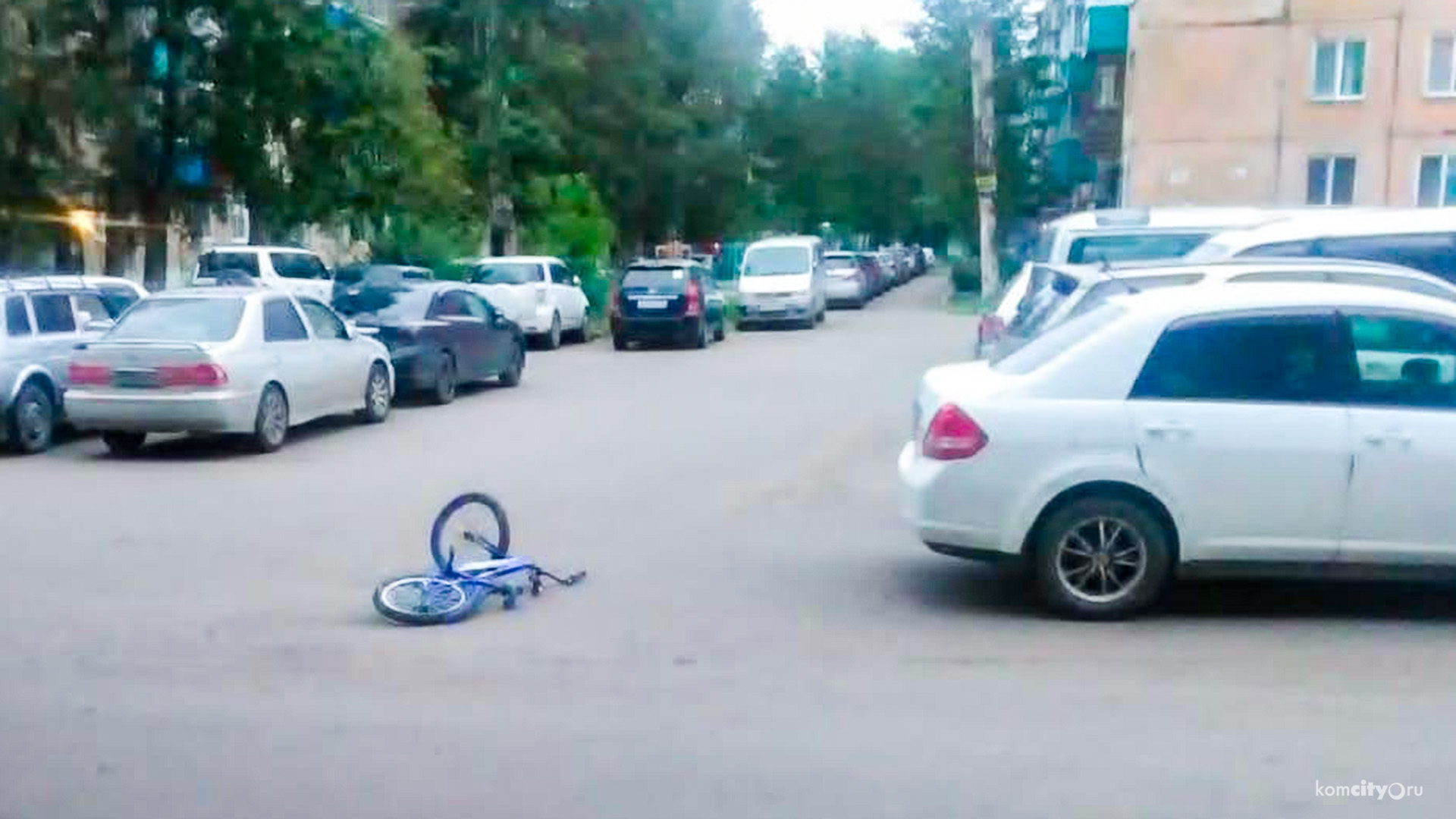 Во дворе на Интернациональном «лишённица» сбила ребёнка на велосипеде