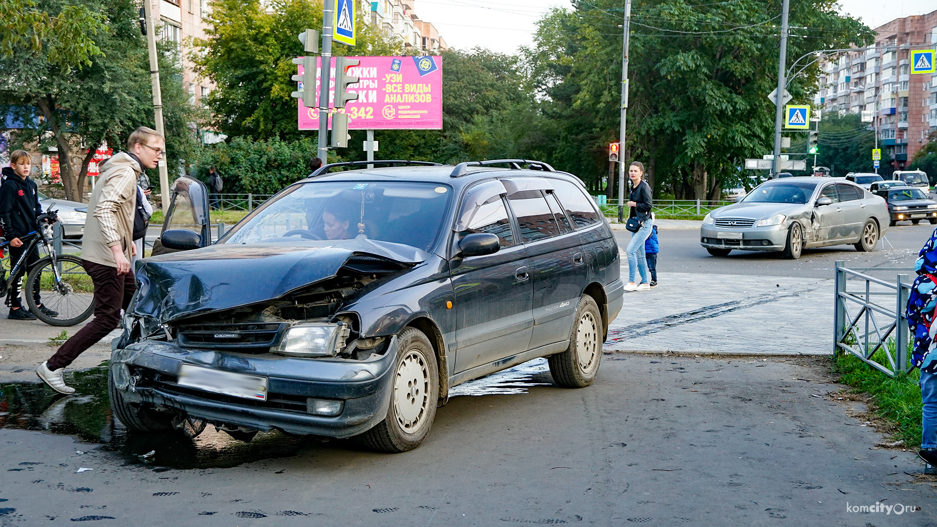 В ДТП на Первостроителей — Комсомольской чудом не пострадали пешеходы