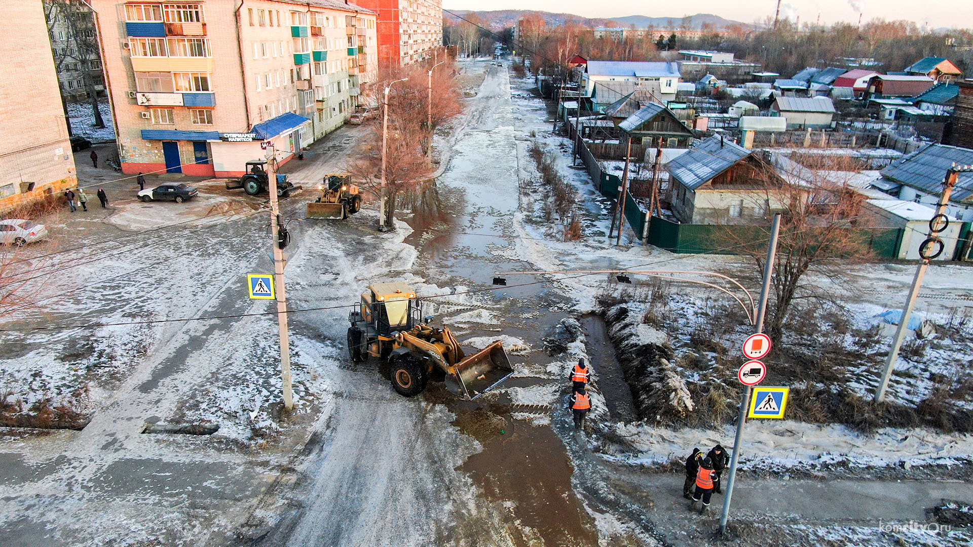 Улица Сусанина «утонула» из-за коммунальной аварии