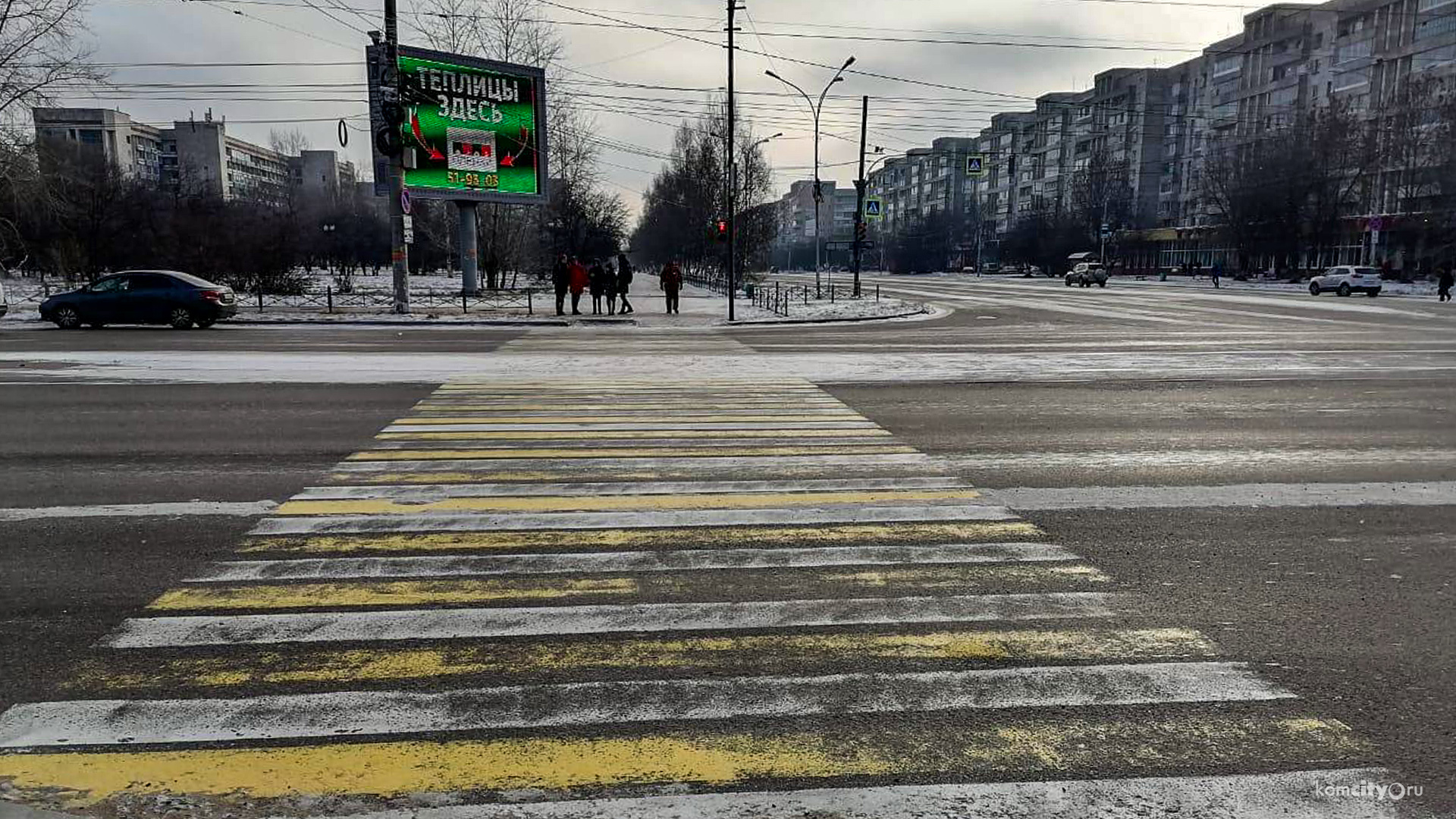 На Ленина — Первостроителей сбили женщину, переходившую дорогу на зелёный