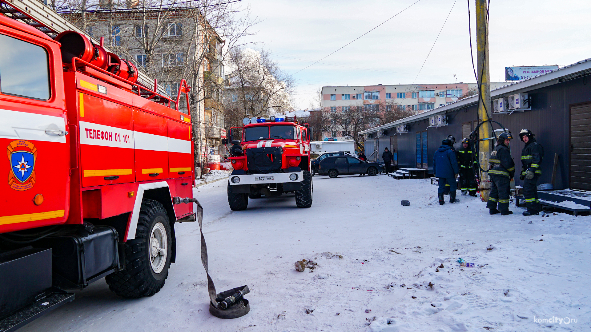 На Металлургов потушили возгорание в новом павильоне рынка