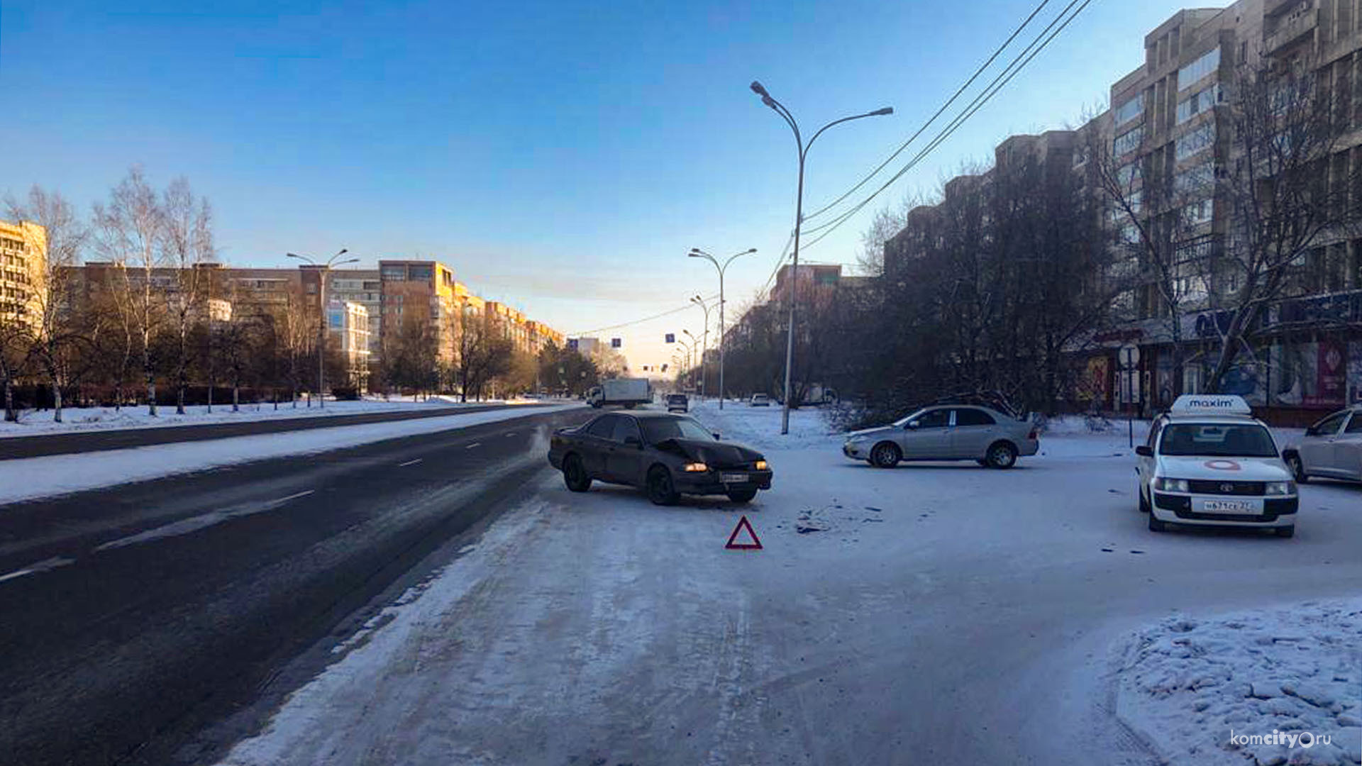 На Первостроителей не разъехались две Тойоты, есть пострадавшие