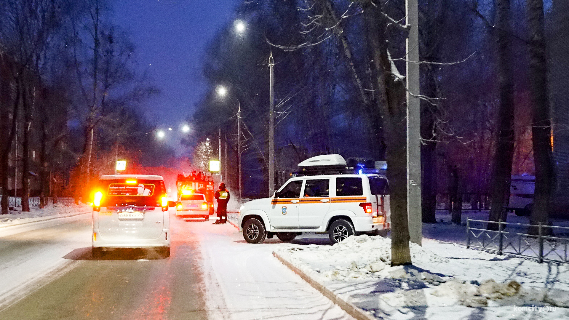 Утром сразу две школы эвакуировали из-за подозрительных предметов