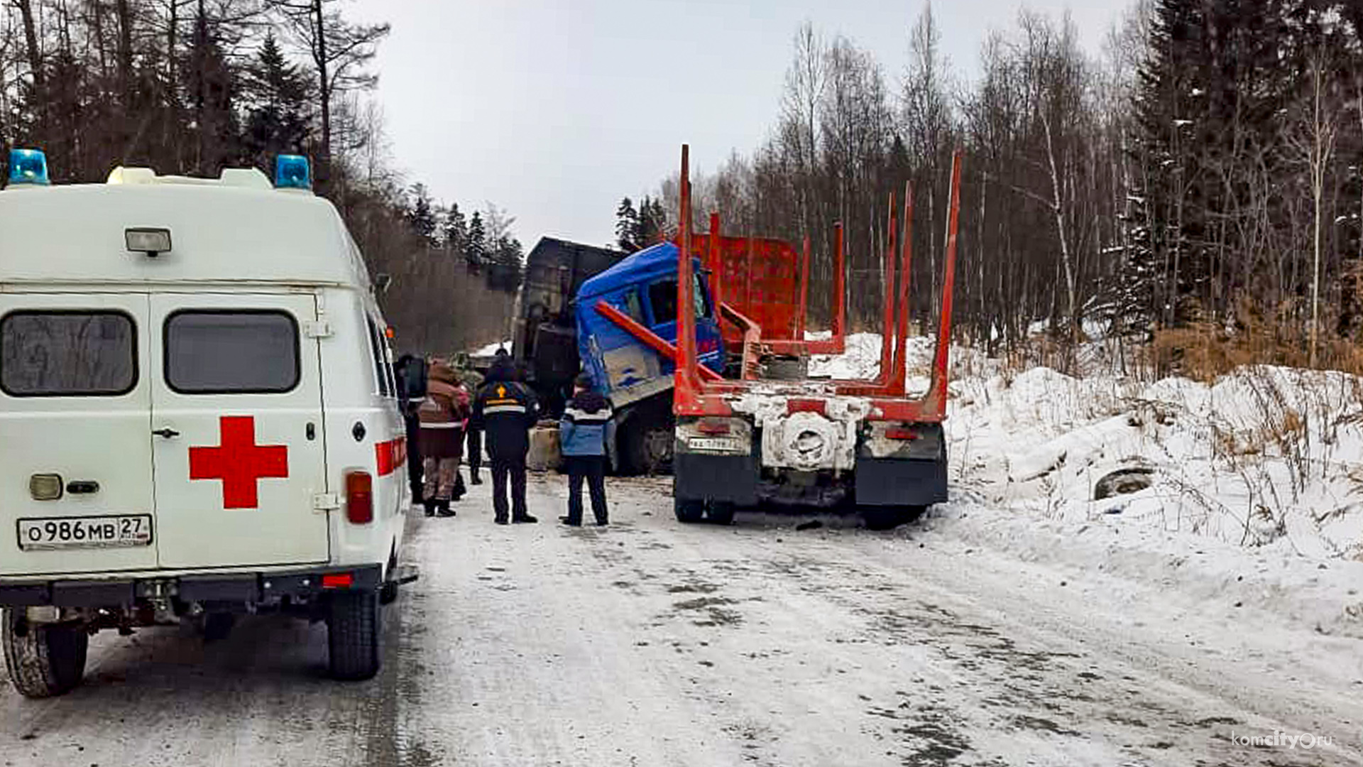 Под Хорпичаном столкнулись два грузовика, один водитель погиб