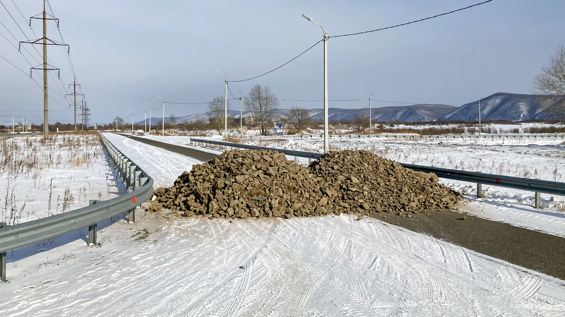 Сквозной проезд по Пермской перекрыли после смертельной аварии