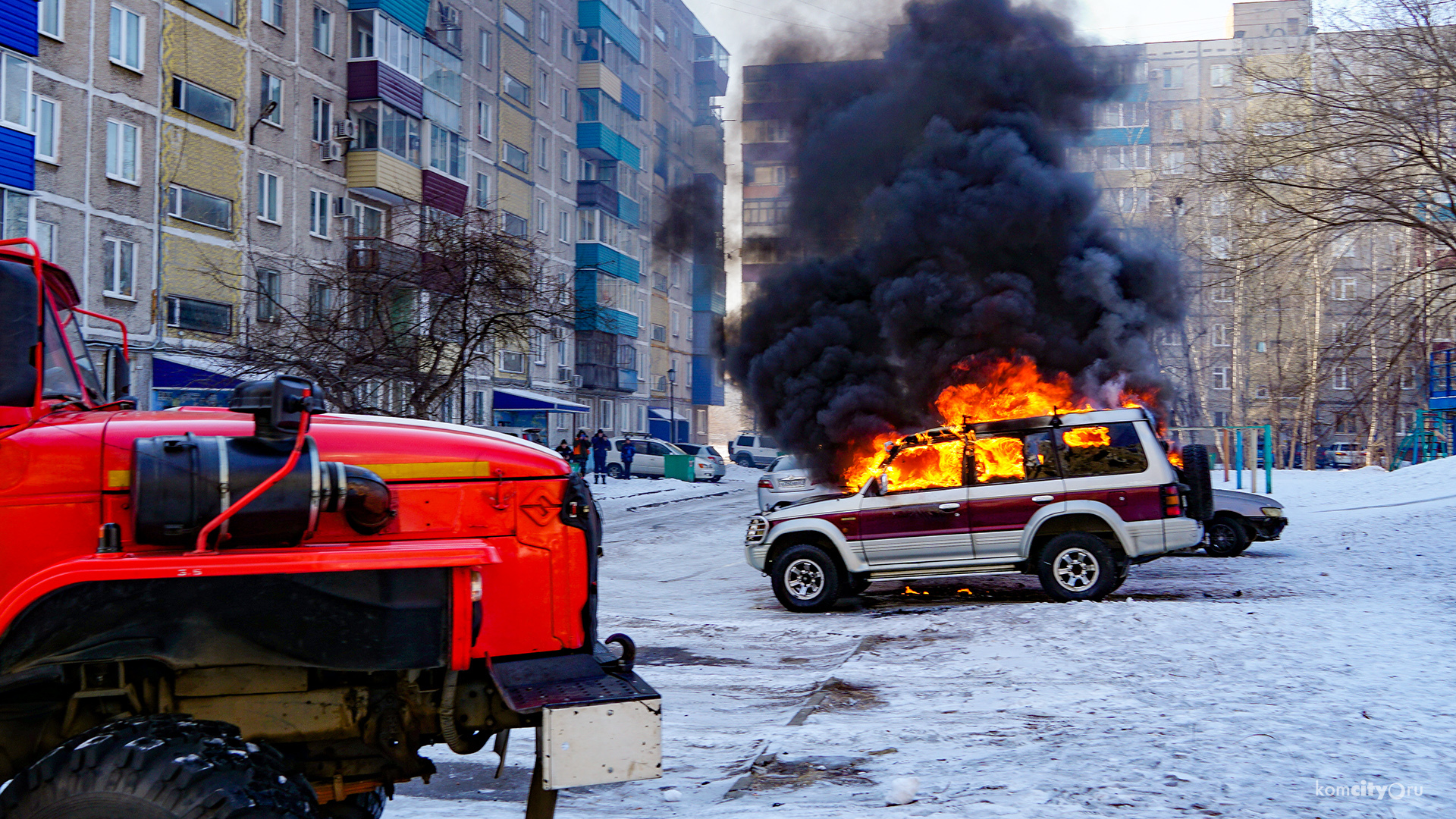 В Привокзальном районе загорелся и взорвался «Паджеро»