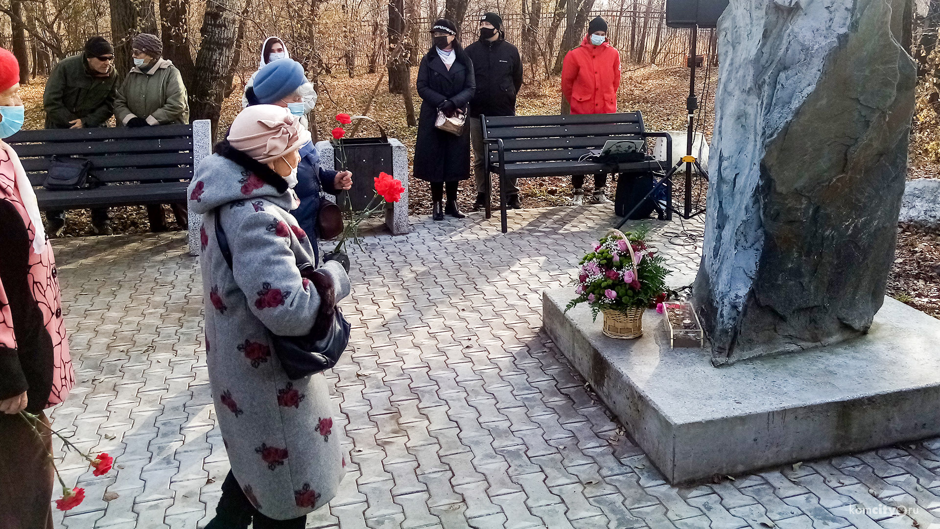 День памяти жертв политических репрессий традиционно отметили возложением цветов