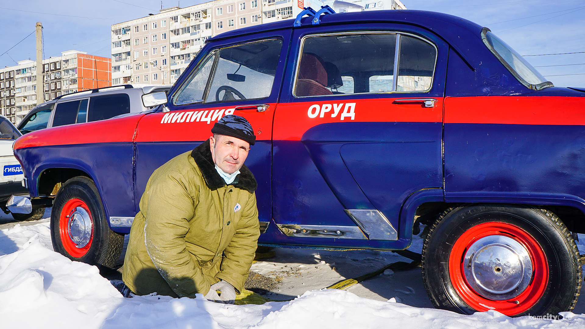 Обновлённый памятник патрульному автомобилю вернулся на свой пост после реставрации