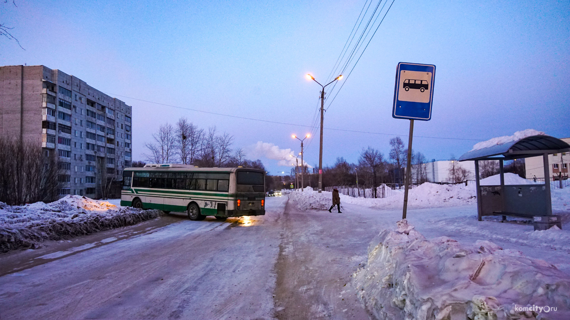 На Бульваре Юности автобус сбил мальчика, перебегавшего дорогу в неположенном месте