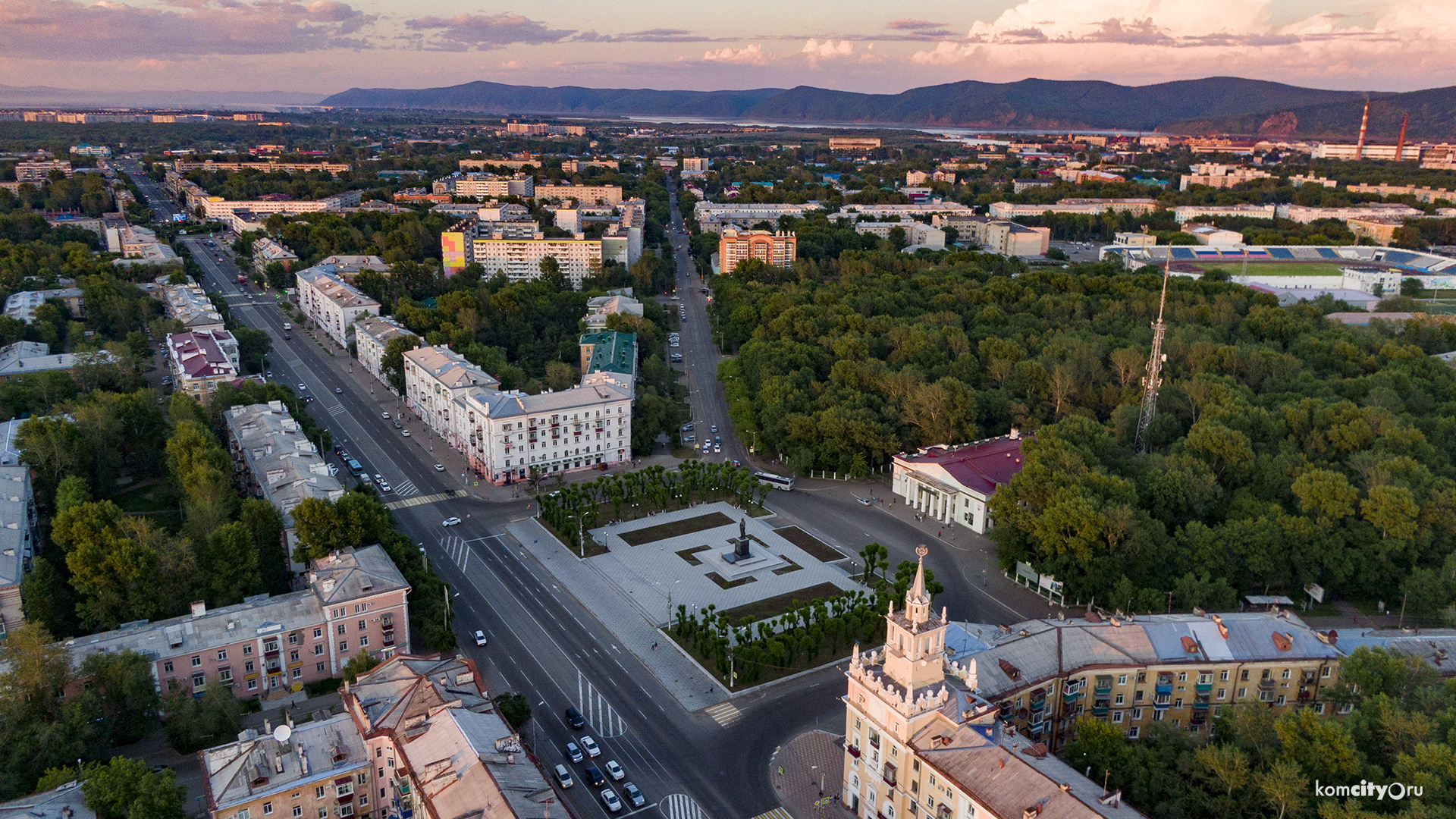 Москва решила наконец узнать, какие проблемы волнуют комсомольчан