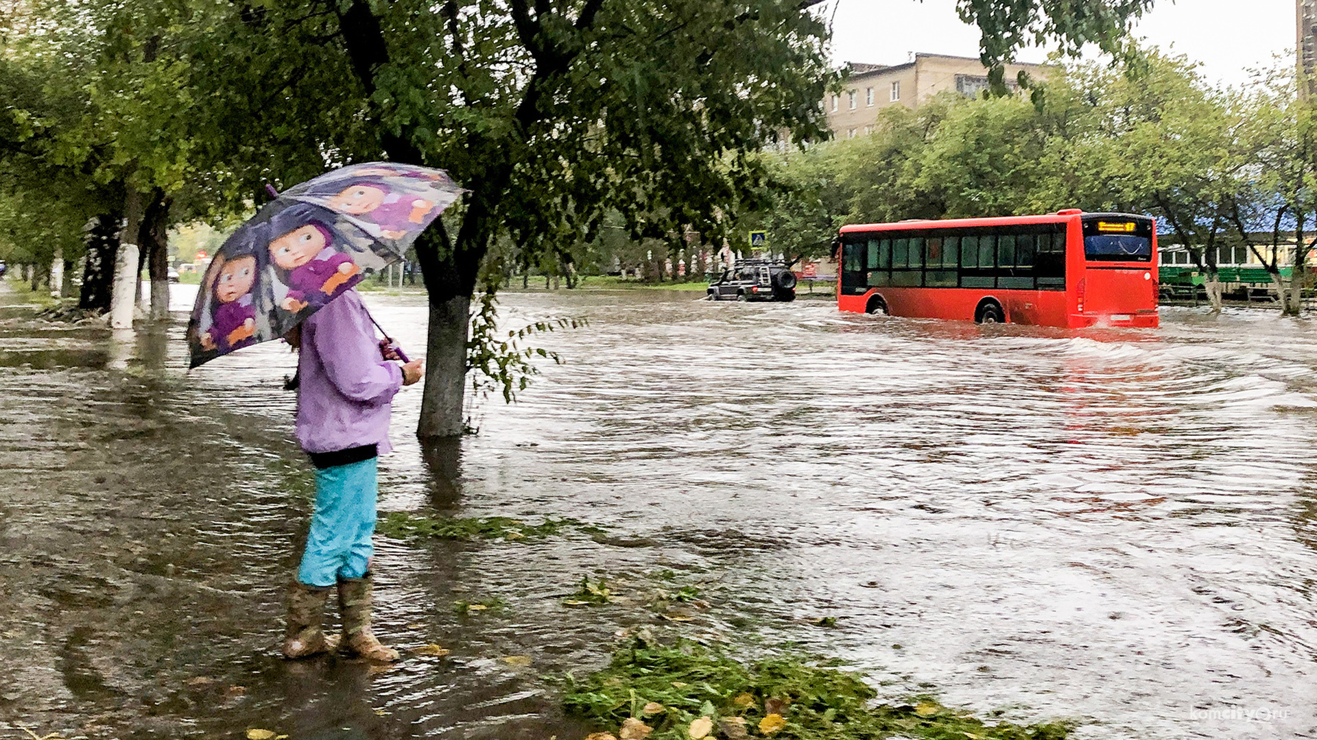 Не прошло и трёх лет: Комсомольску выделили немножко денежек на восстановление затопленных дорог