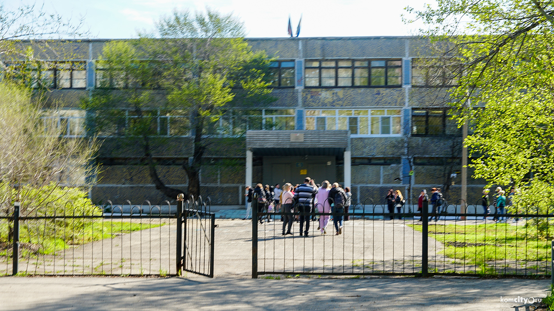 Школы Комсомольска заминировали на ночь глядя