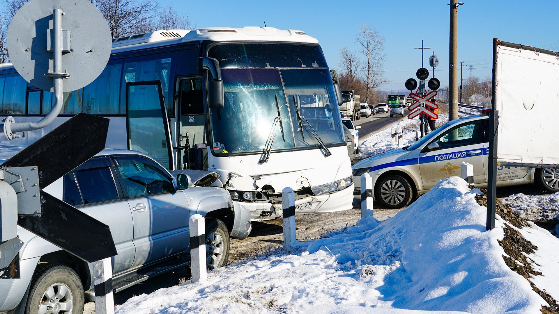 Автобус и три машины столкнулись на Новом Мире