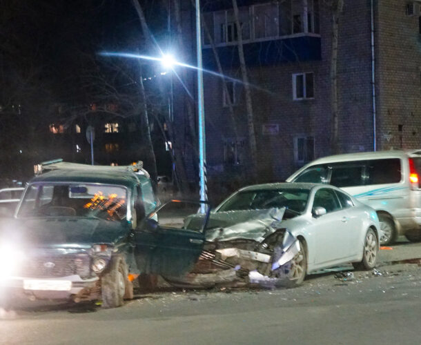 В столкновении на Комшоссе — Ленинградской пострадали два водителя