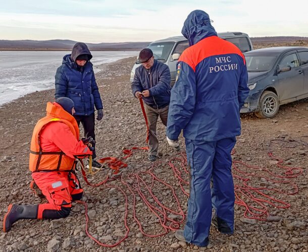 Пожилой мужчина погиб, провалившись под лёд на озере Хумми