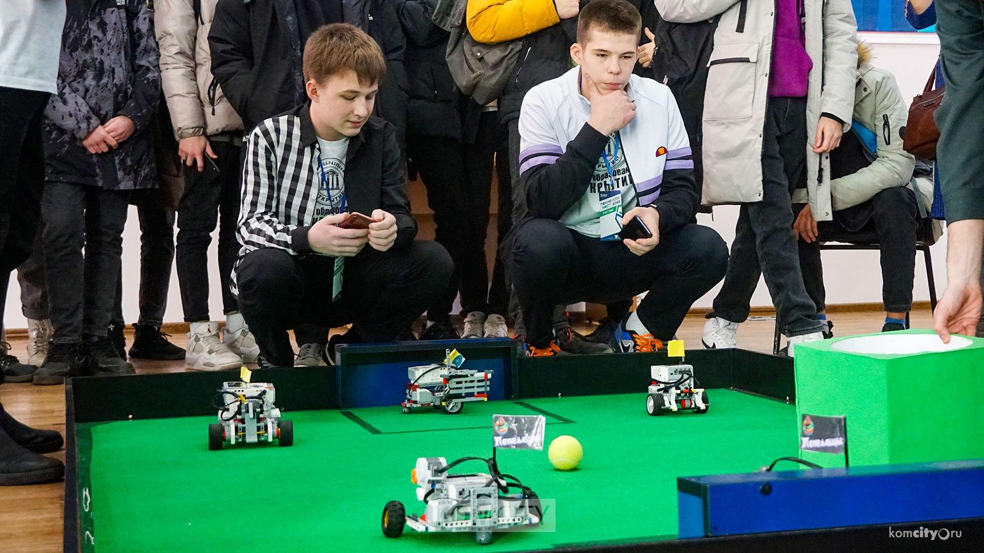 Роботы, модели и битва за ноутбук ждут участников Технофеста в КнАГУ
