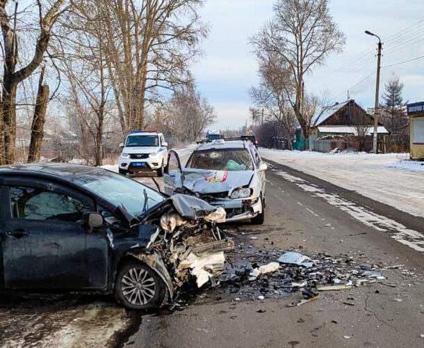 Три человека пострадали в столкновении на Хурбе