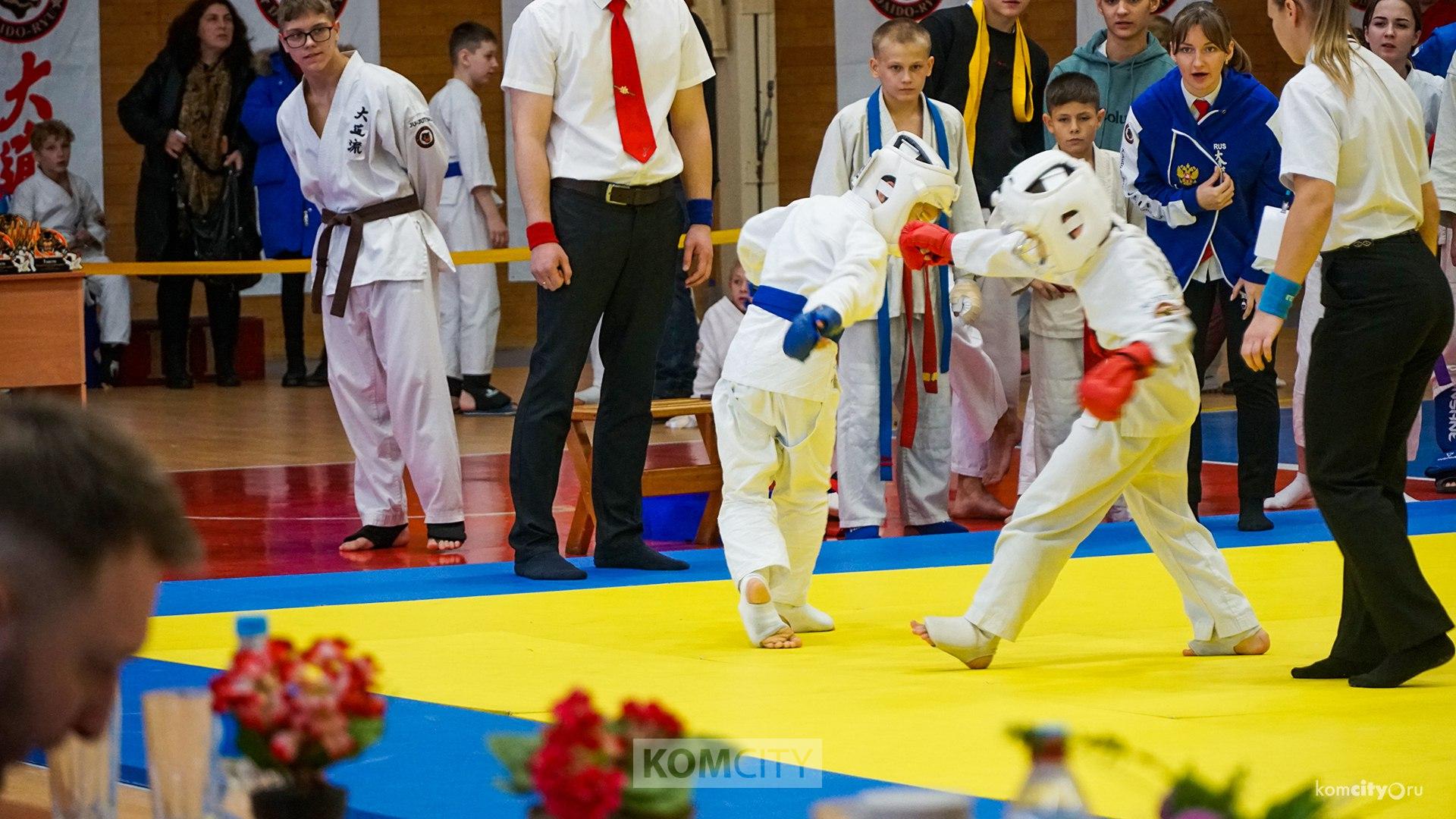 Триста бойцов собрались в «Орлане» на турнире по джиу-джитсу «Комсомольск Open»