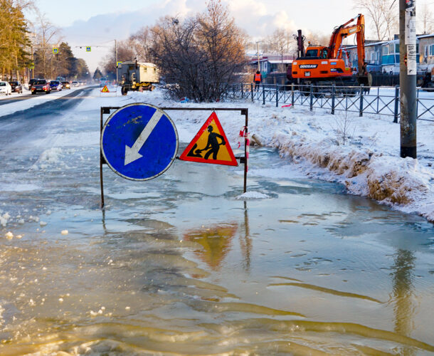 На 66-м из-за порыва труб частично отключили холодную воду, обещают, что ненадолго