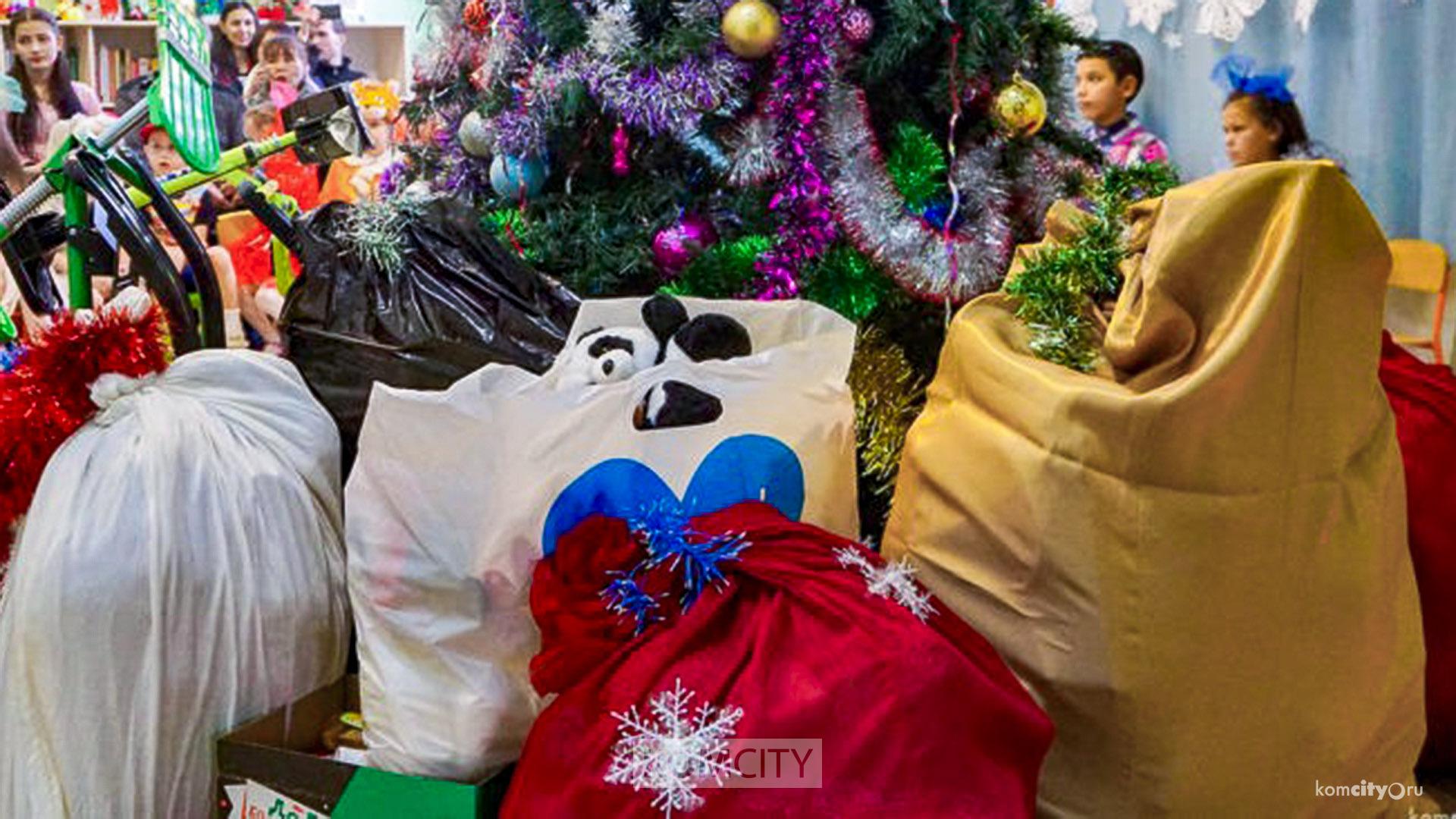 Новогодние подарки для детей Донбасса и Луганска собирают в КнАГУ