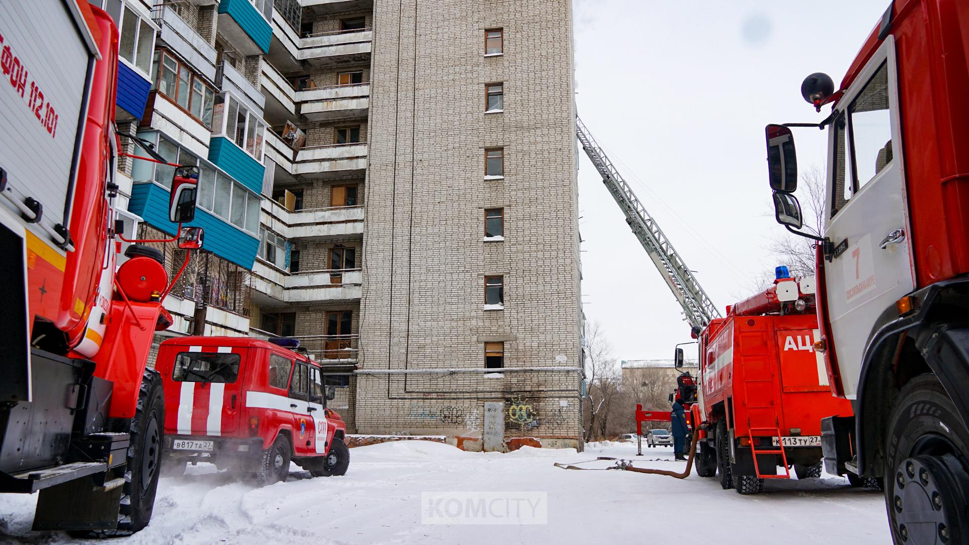 Пожарные спасли двух человек из загоревшейся квартиры