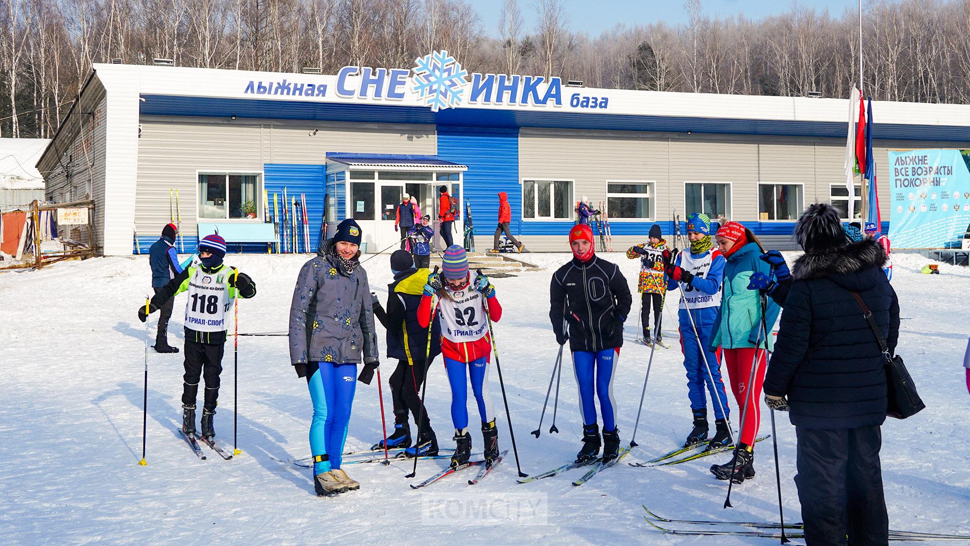 Больше двухсот человек прокатились на лыжах на открытии сезона на «Снежинке»