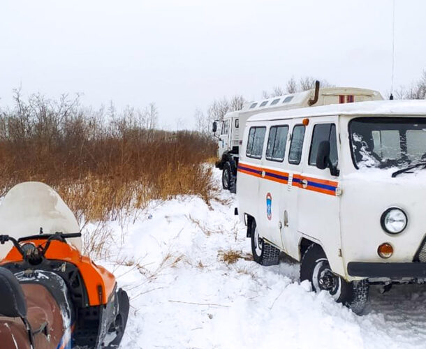 В метель спасатели эвакуировали захворавшего охотника с отдалённой базы