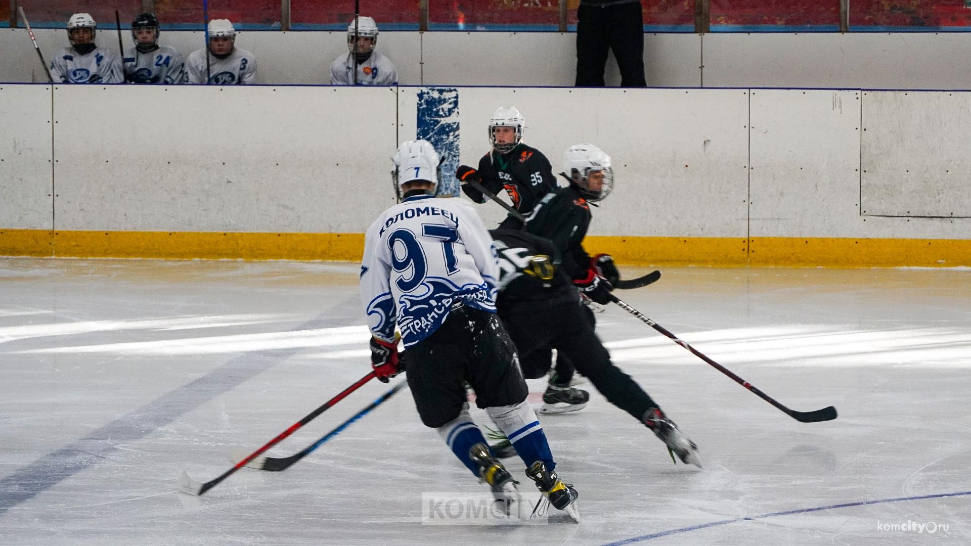Комсомольская «Комета» заняла второе место региональных хоккейных соревнований