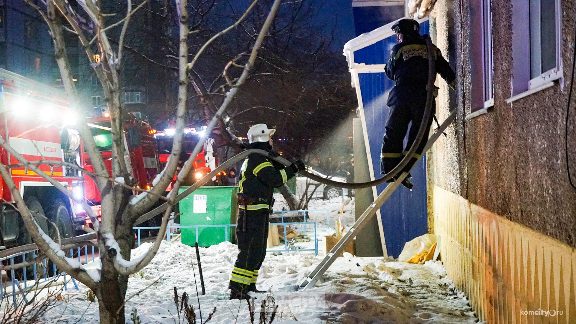 Минимум двое человек пострадало в пожаре на Московском, один из них в крайне тяжелом состоянии
