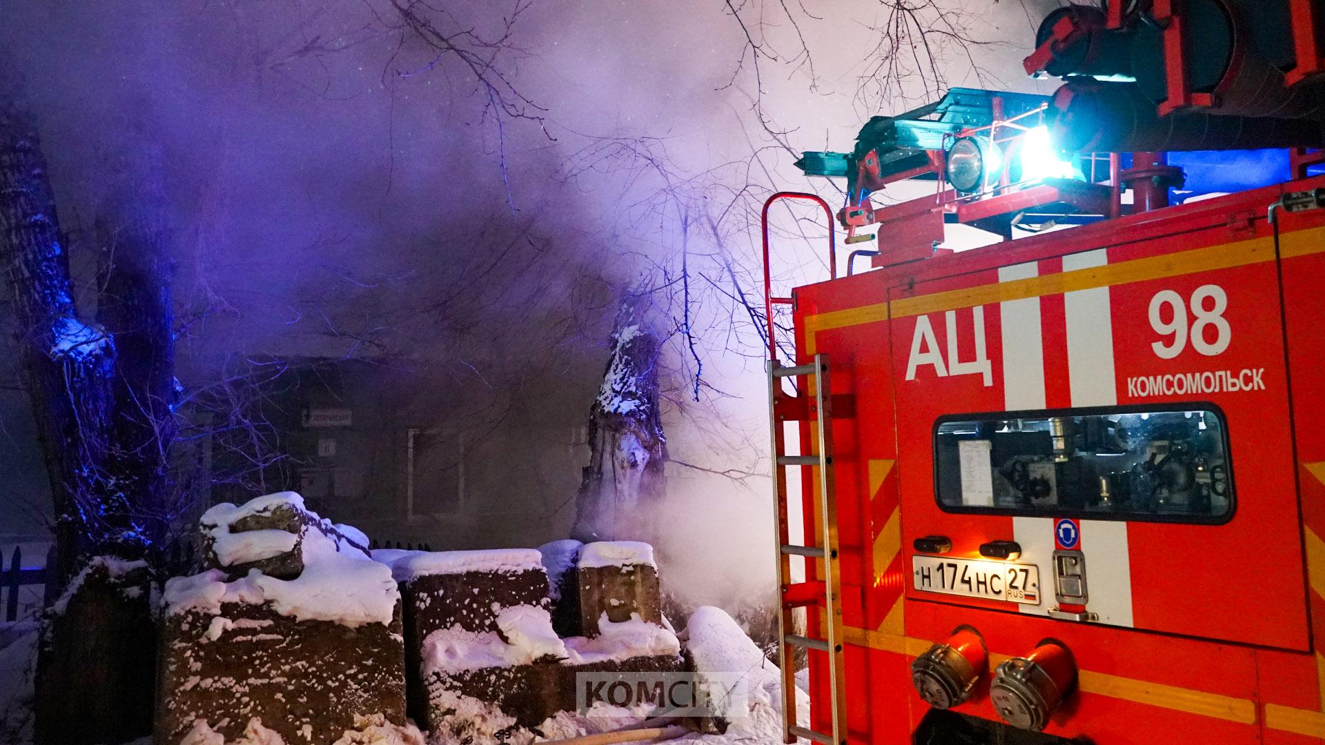 Пожарные спасли пожилую женщину из горящего дома