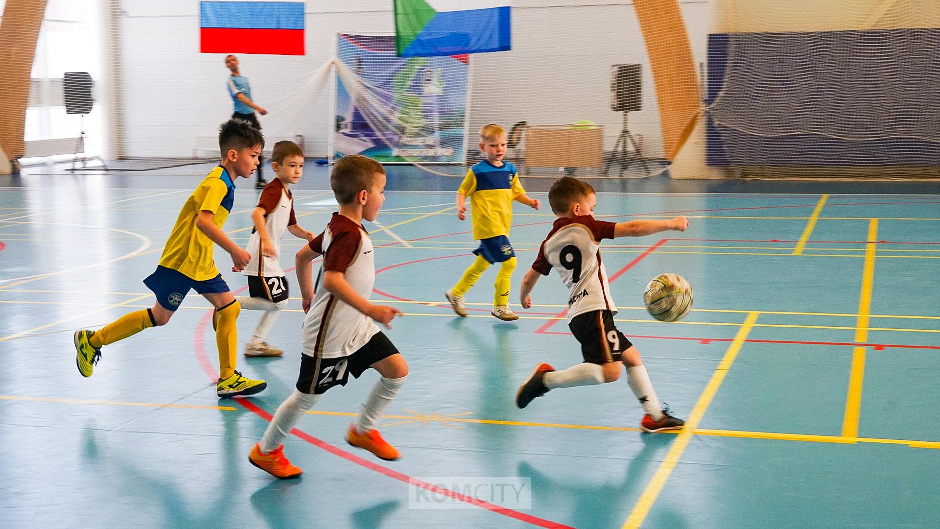 Праздник мини-футбола выявил лучших среди самых юных футболистов