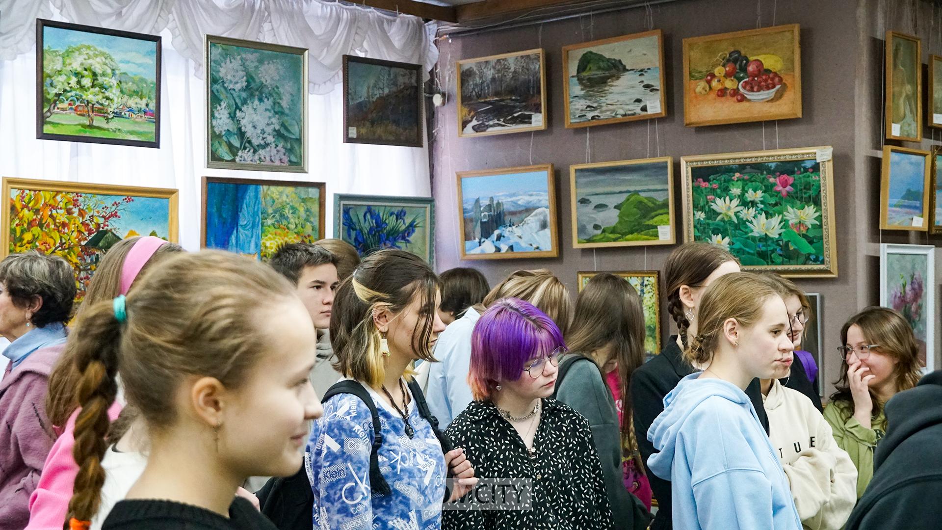 Пейзажи Камчатки можно увидеть на персональной выставке Вячеслава Белых в Выставочном зале Союза художников