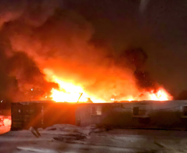 Очередной пожар потушили на стройке нового спортцентра на Дзёмгах